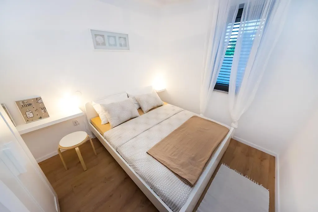 Apartments Shosha Zadar 0*,